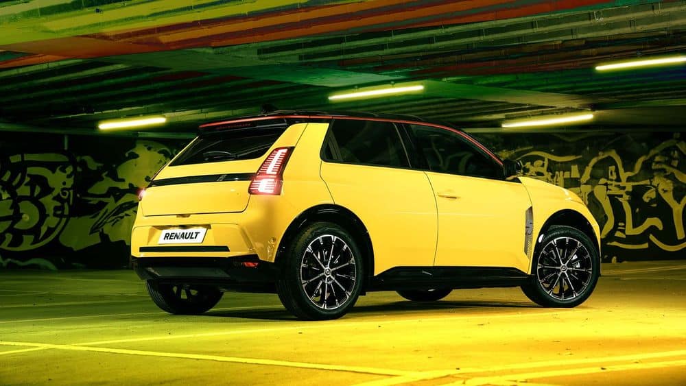 Electric Car Renoult 5 E-Tech Image