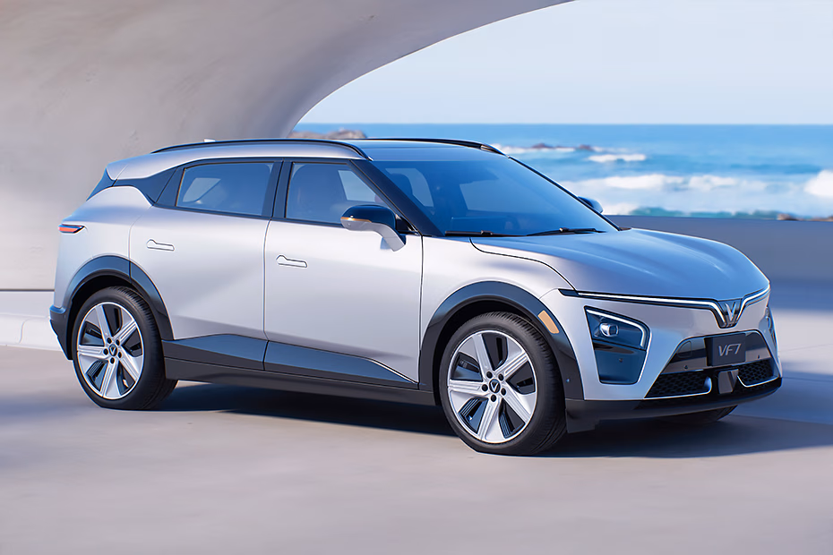 VinFast VF7 EV
