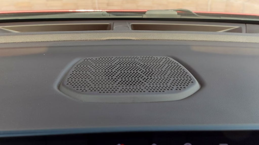 Dashboard Speaker